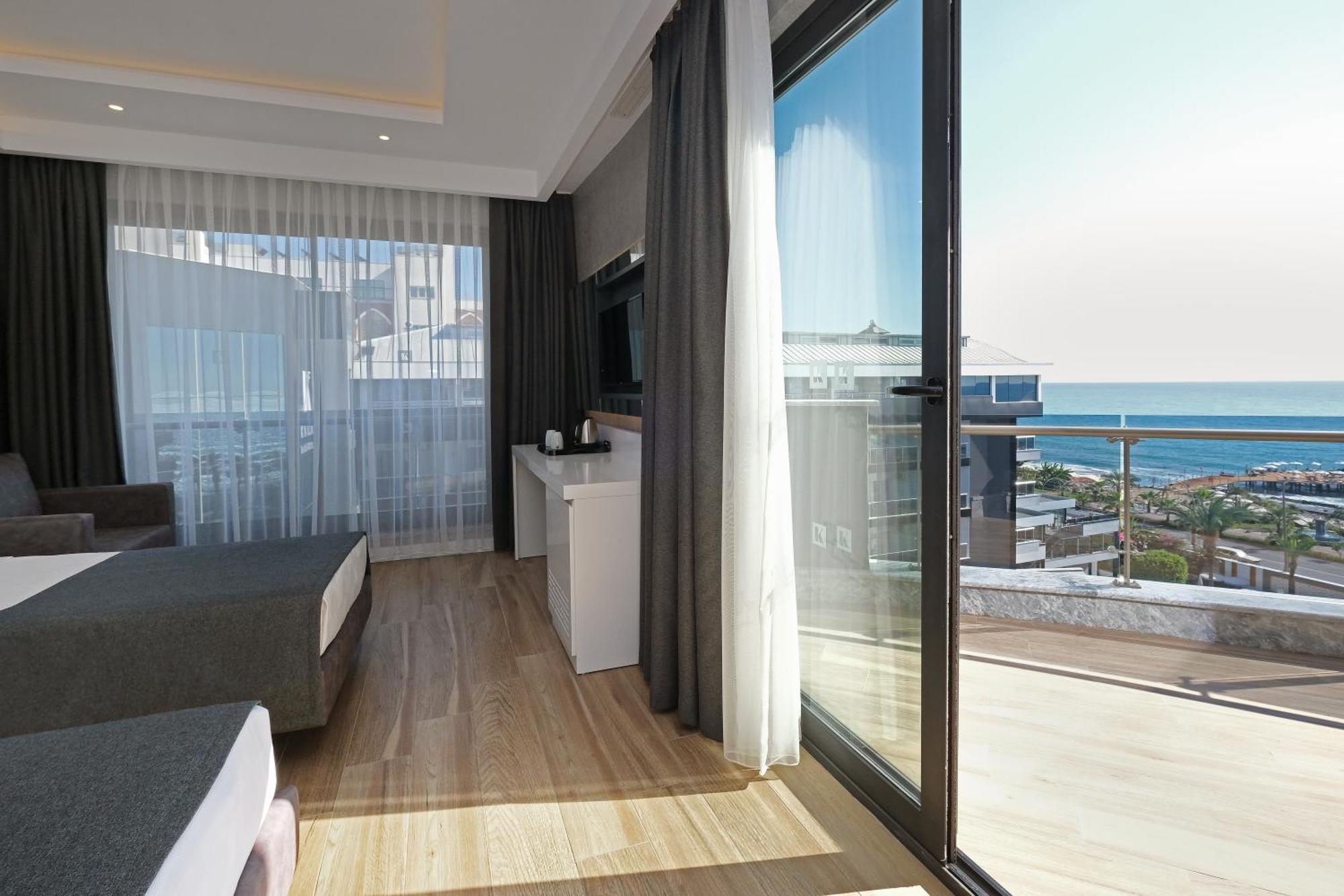 Deluxe Family Room