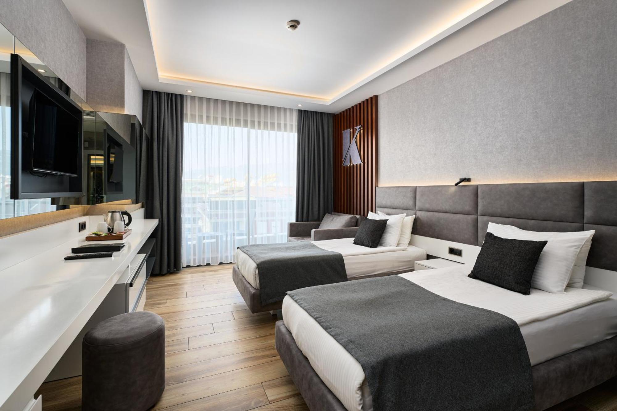 Deluxe Family Room